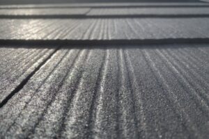 【工場の暑さ対策】屋根の遮熱塗装工事とは？ 概要やメリットをご紹介